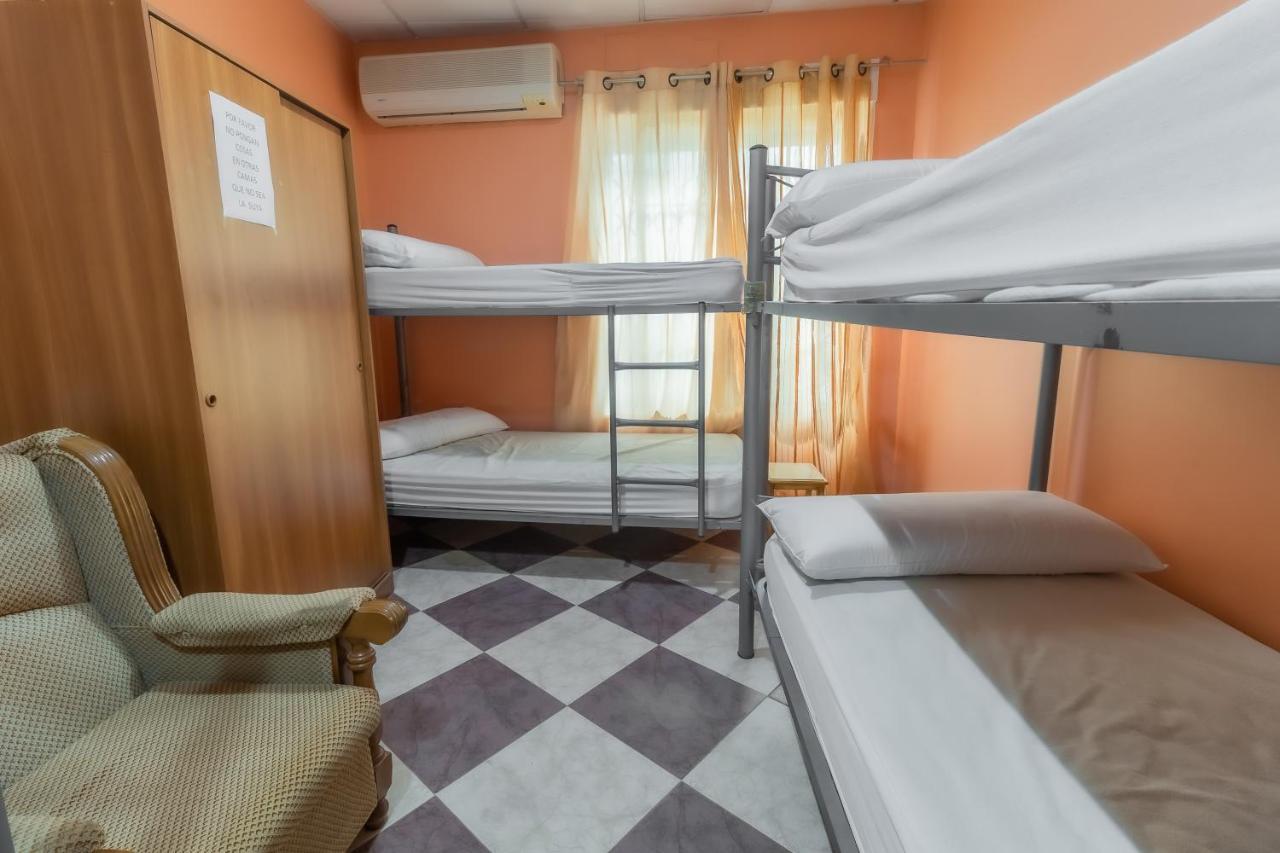 Albergue Rojo Plata Torremegía المظهر الخارجي الصورة