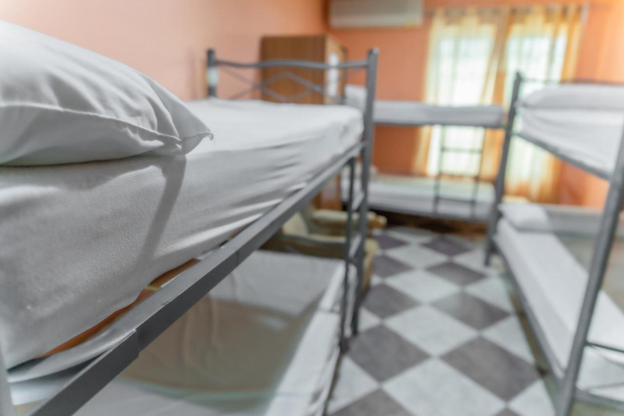 Albergue Rojo Plata Torremegía المظهر الخارجي الصورة