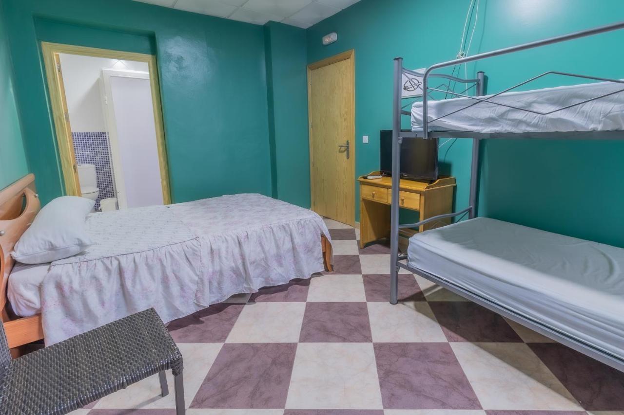 Albergue Rojo Plata Torremegía المظهر الخارجي الصورة