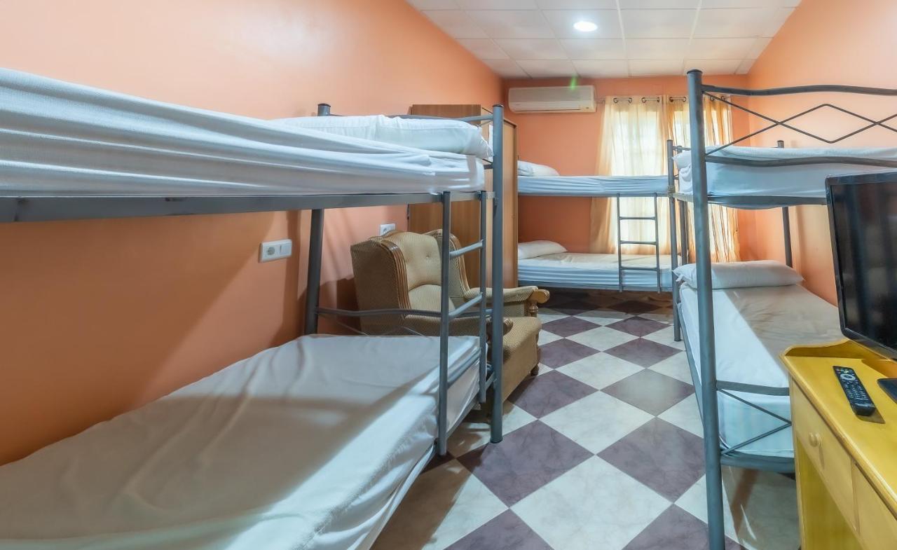 Albergue Rojo Plata Torremegía المظهر الخارجي الصورة